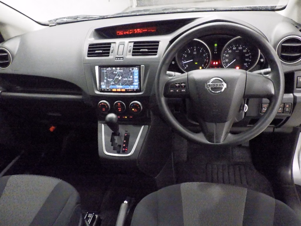 NISSAN LAFESTA