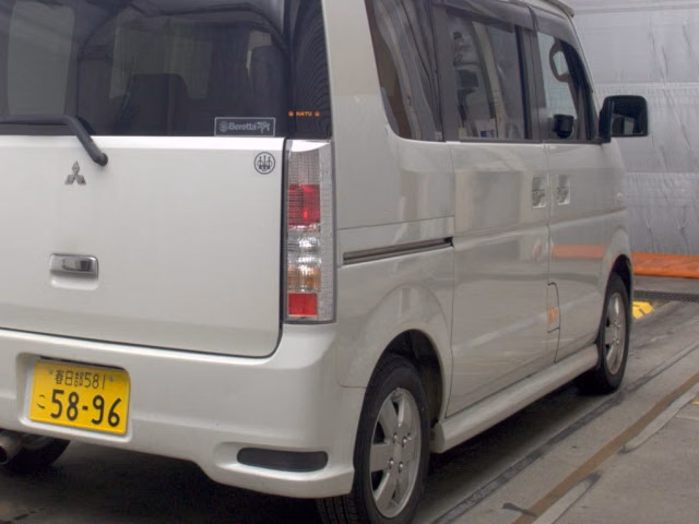 MITSUBISHI TOWN BOX
