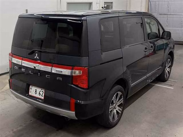 MITSUBISHI DELICA D:5