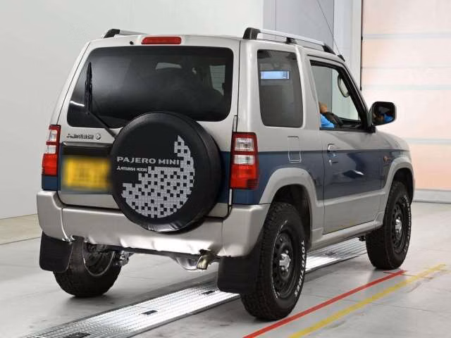MITSUBISHI PAJERO MINI
