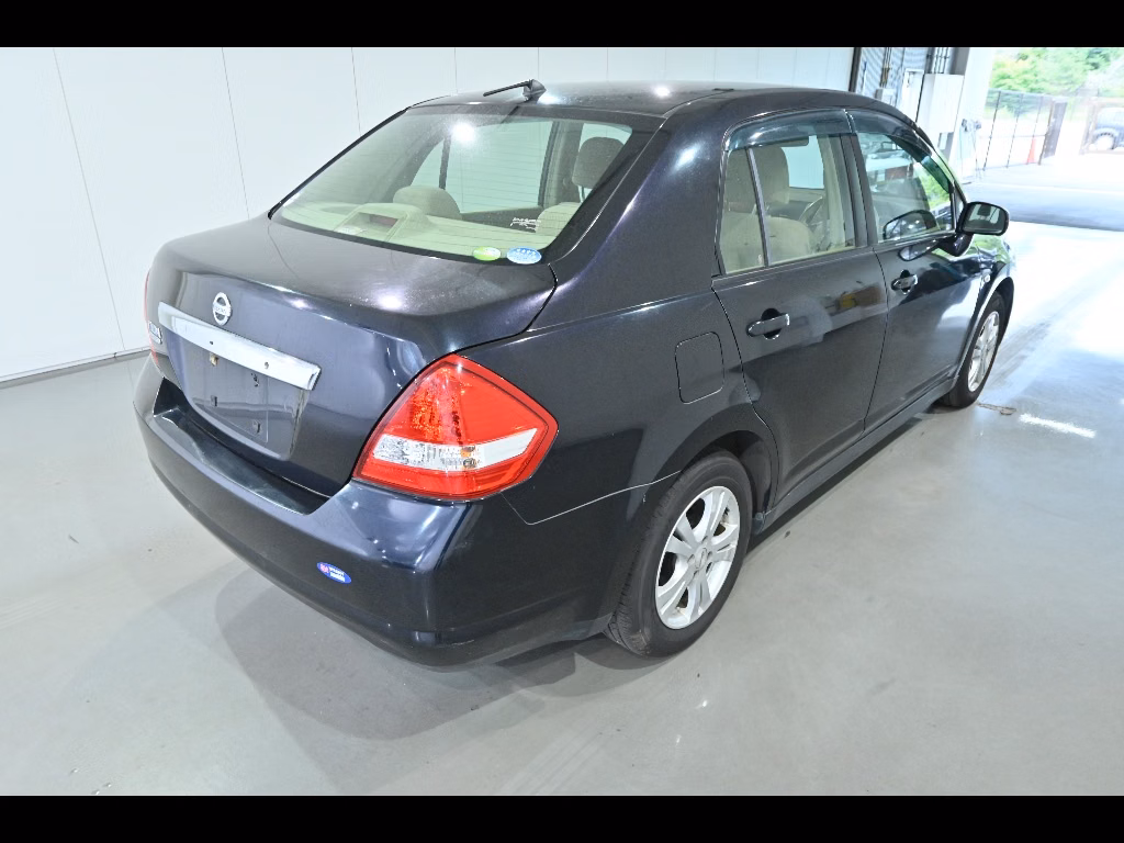 NISSAN TIIDA LATIO