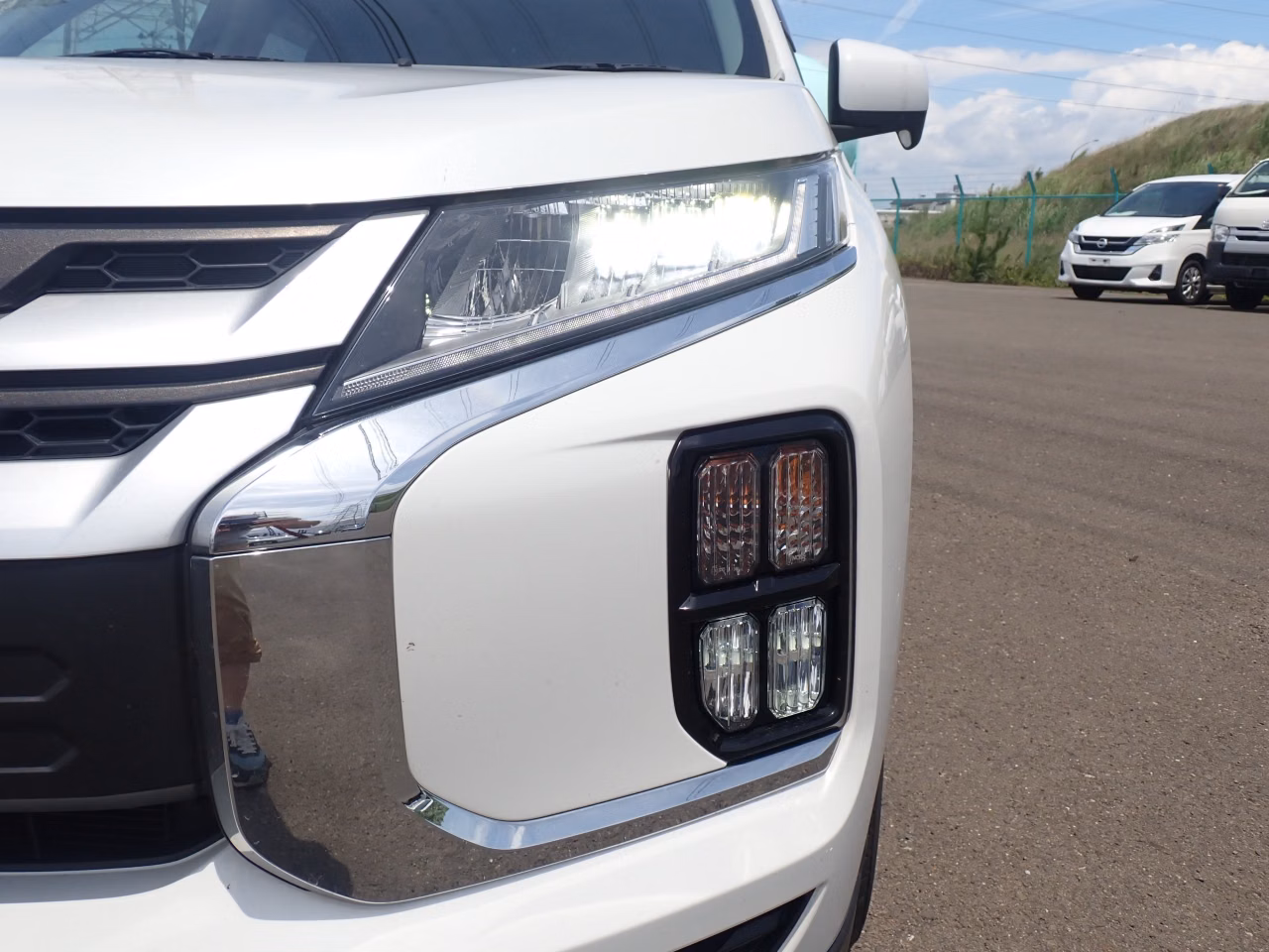 MITSUBISHI RVR