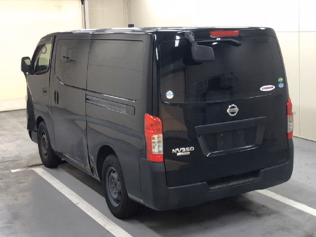 NISSAN NV350 CARAVAN