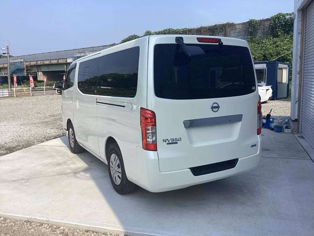 NISSAN NV350 CARAVAN