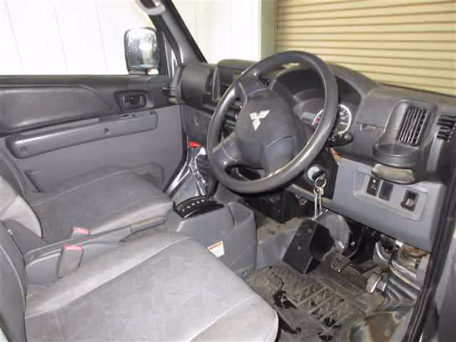 MITSUBISHI MINICAB