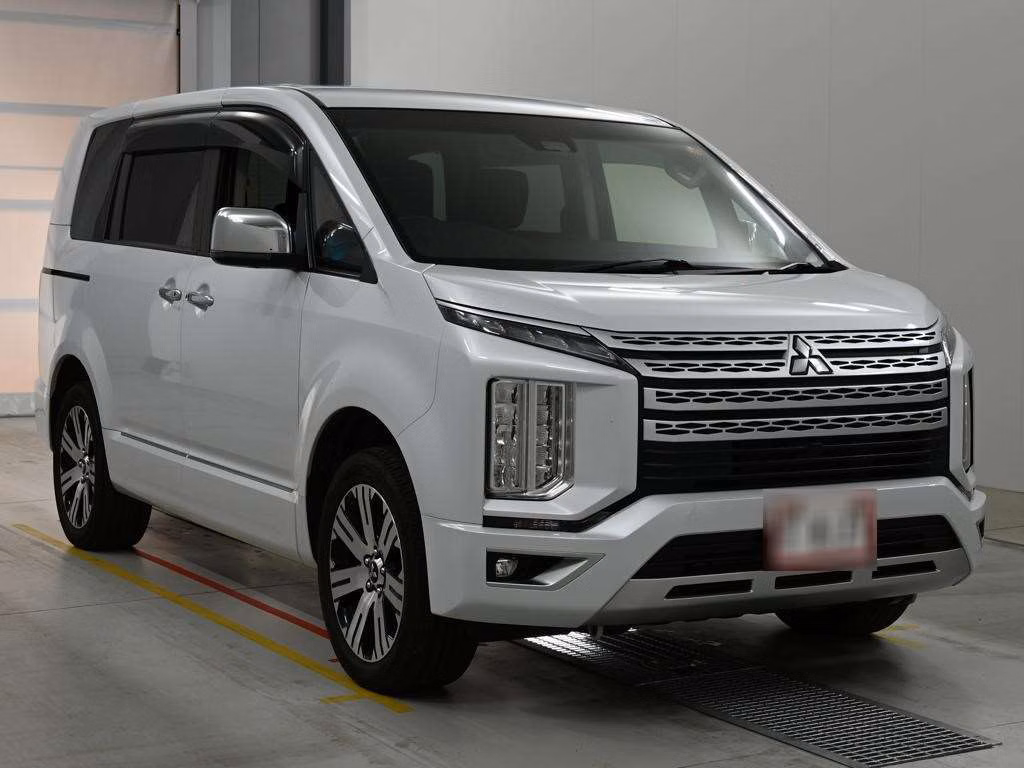 MITSUBISHI DELICA D:5