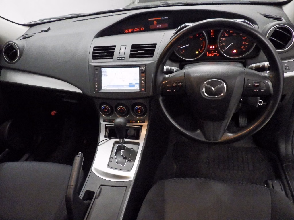 MAZDA AXELA
