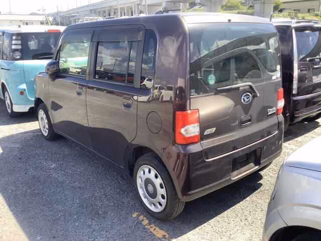 DAIHATSU MOVE CONTE