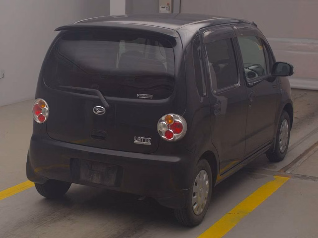 DAIHATSU MOVE LATTE