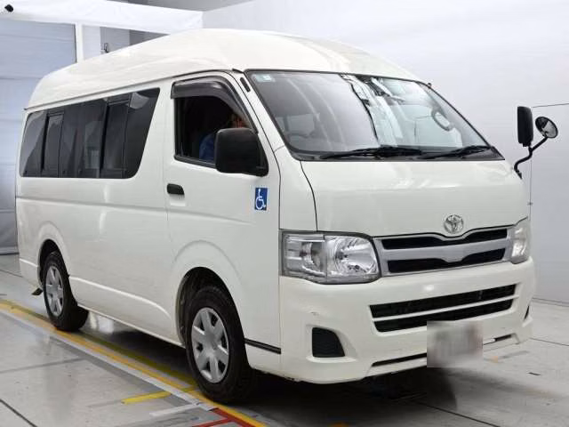 TOYOTA REGIUS ACE