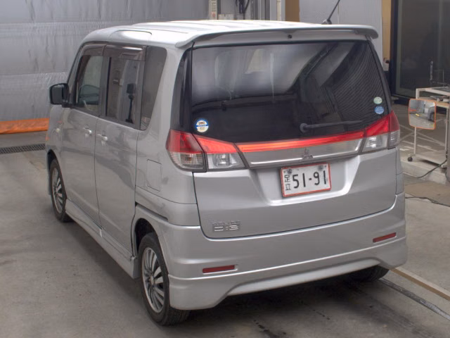 MITSUBISHI DELICA D:2