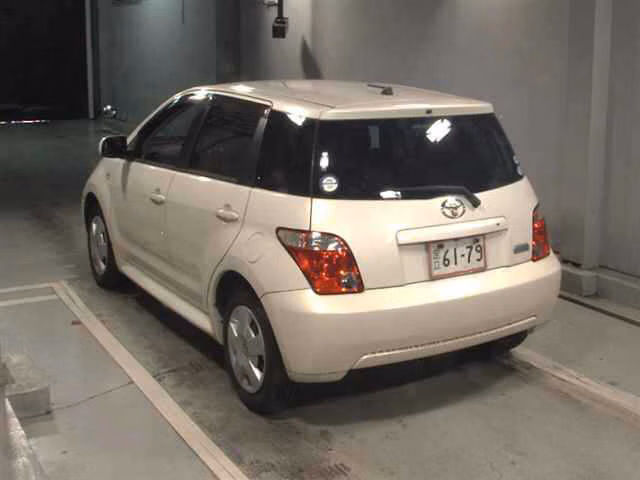 TOYOTA IST