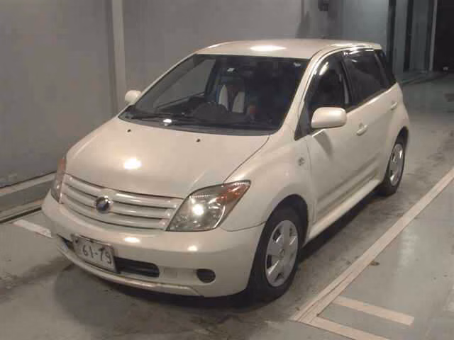 TOYOTA IST