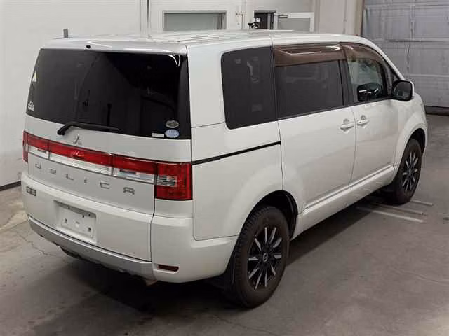 MITSUBISHI DELICA D:5