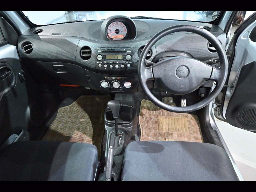 DAIHATSU ESSE