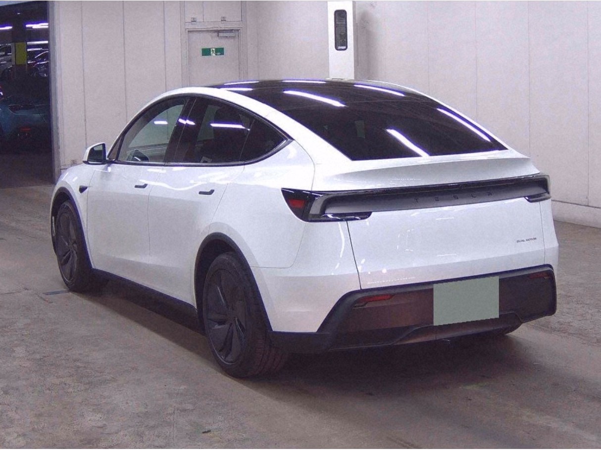 TESLA MODEL Y