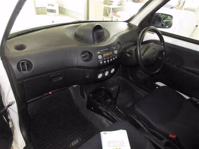 DAIHATSU ESSE