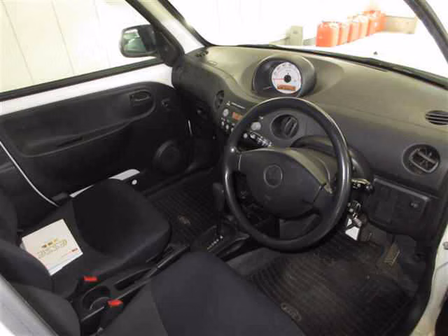 DAIHATSU ESSE