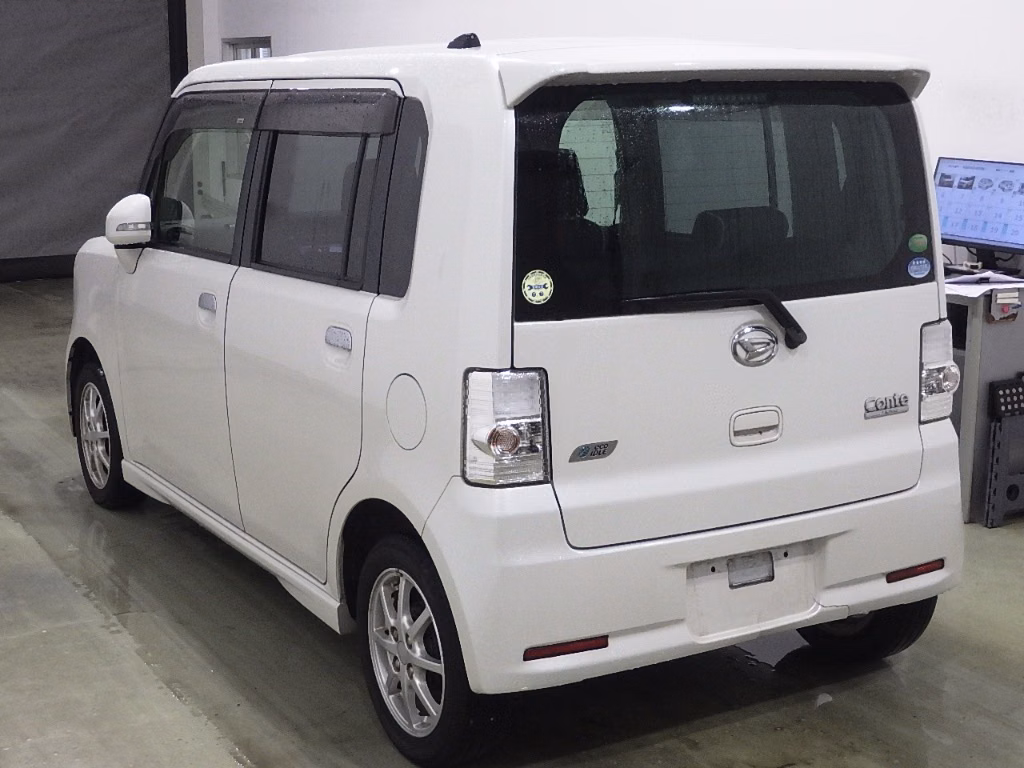 DAIHATSU MOVE CONTE