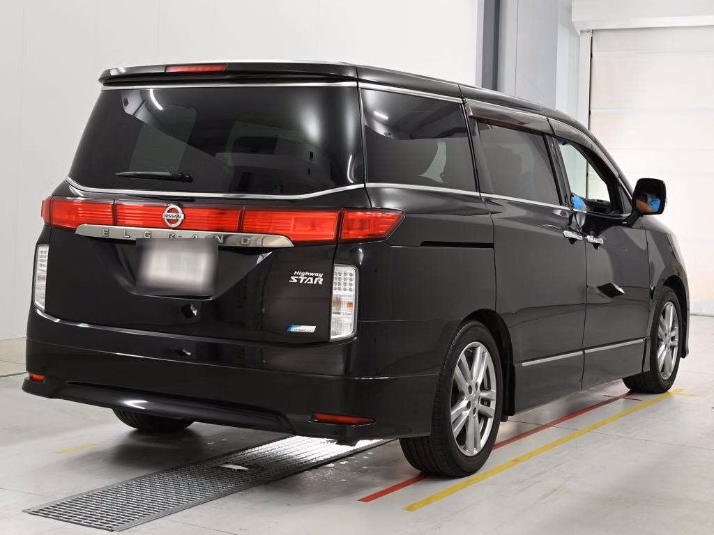 NISSAN ELGRAND