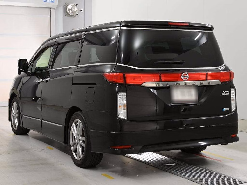 NISSAN ELGRAND