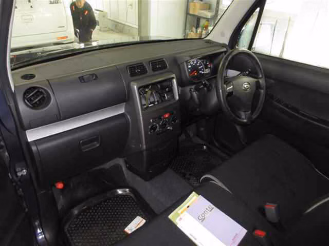 DAIHATSU MOVE CONTE