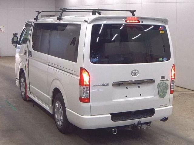 TOYOTA REGIUS ACE