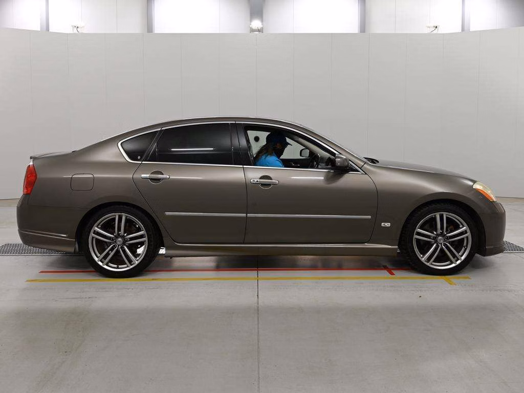 NISSAN FUGA