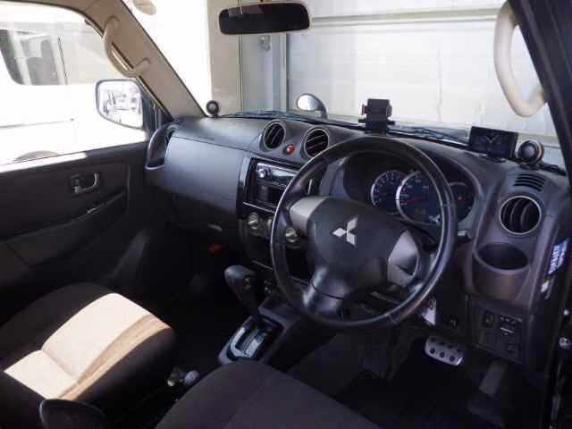 MITSUBISHI PAJERO MINI