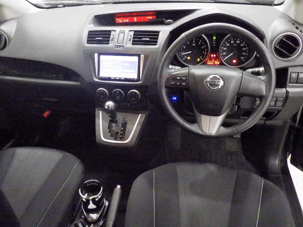 NISSAN LAFESTA