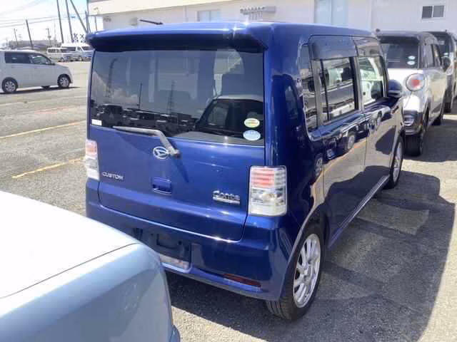 DAIHATSU MOVE CONTE