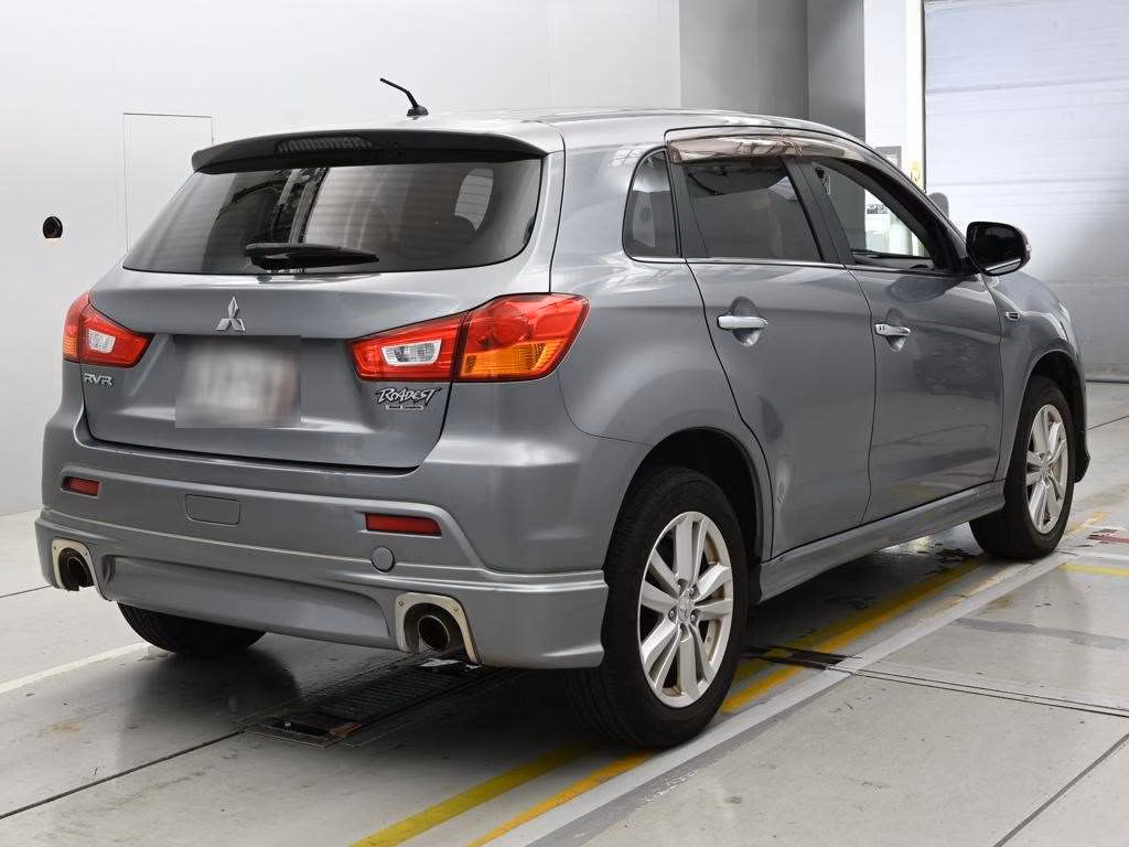 MITSUBISHI RVR