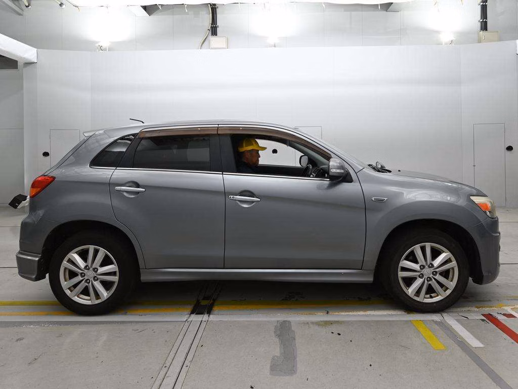 MITSUBISHI RVR