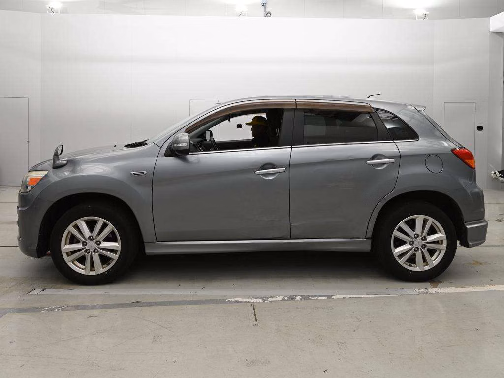 MITSUBISHI RVR