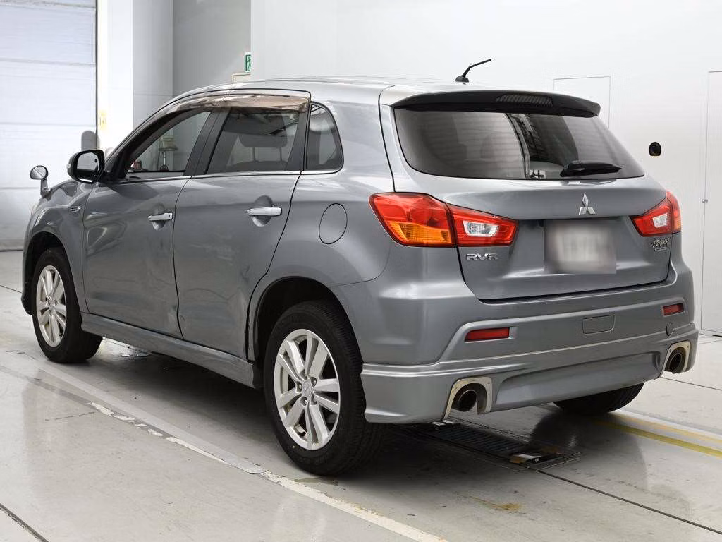 MITSUBISHI RVR