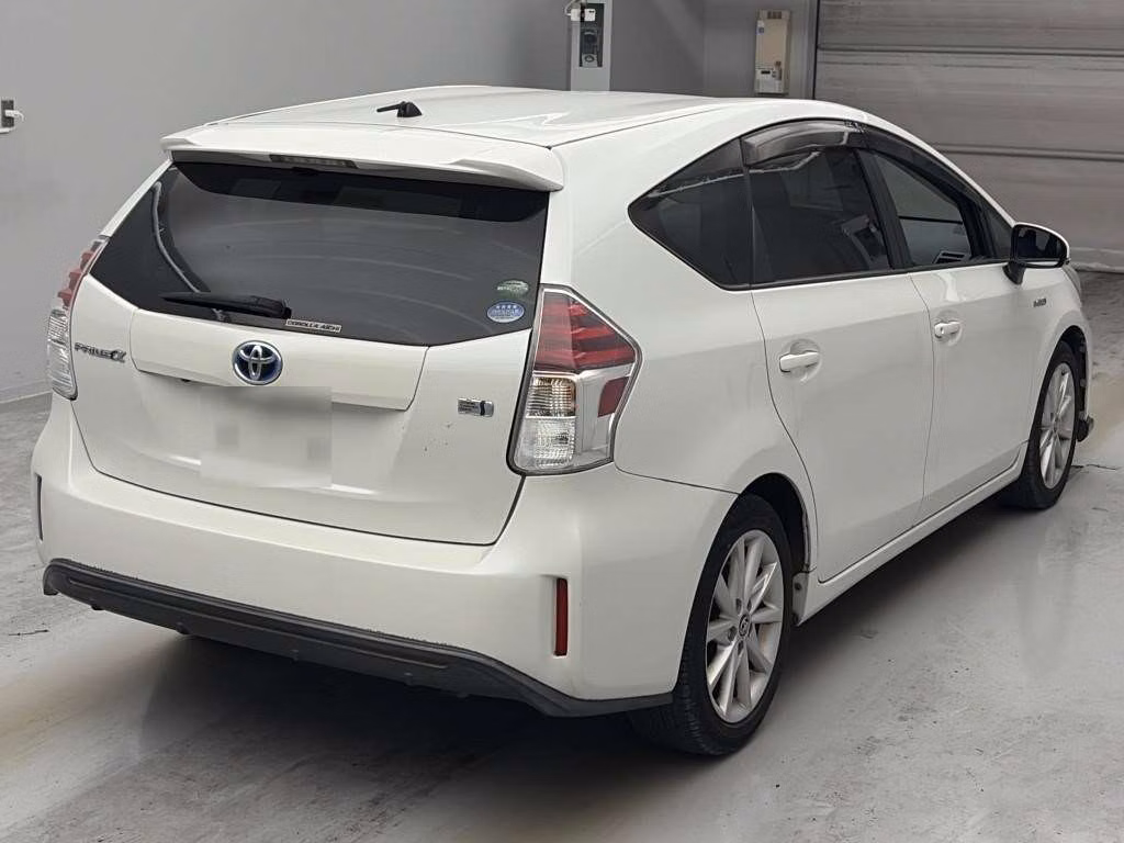 TOYOTA PRIUS ALPHA