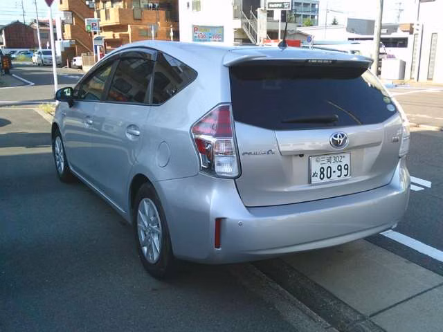 TOYOTA PRIUS ALPHA