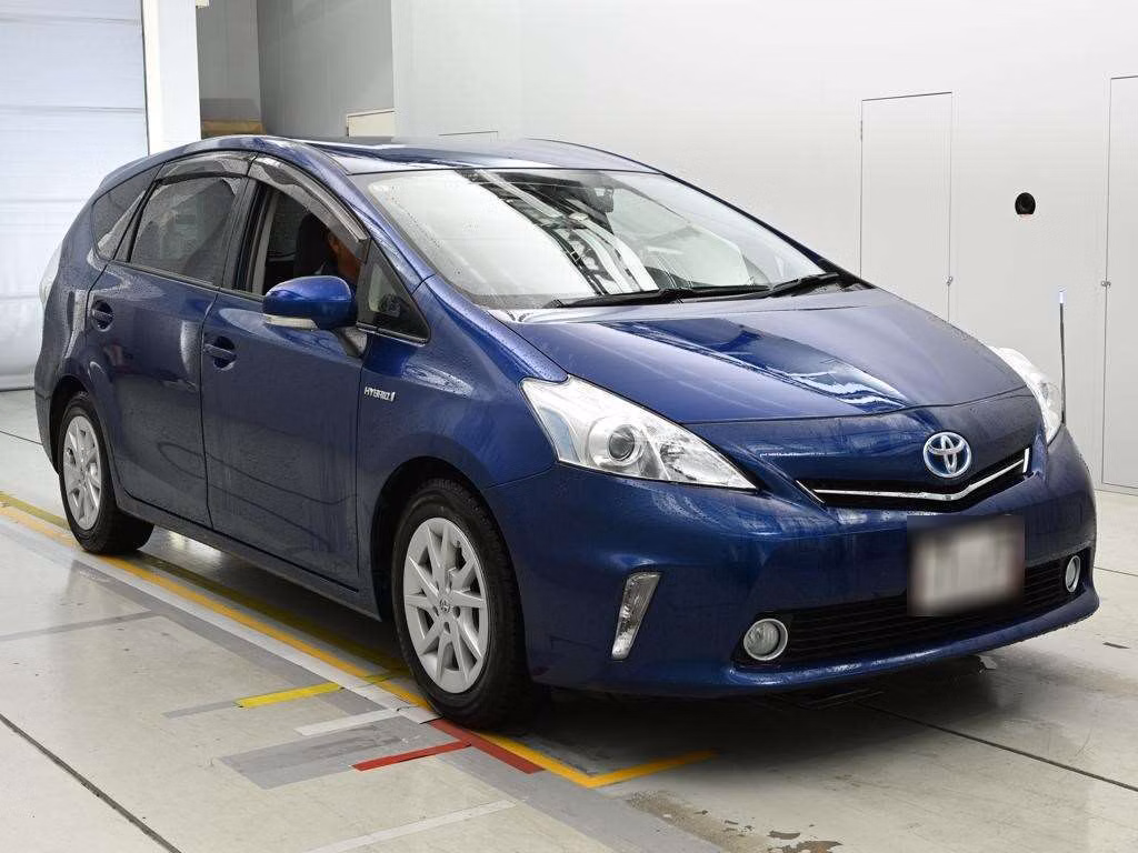TOYOTA PRIUS ALPHA