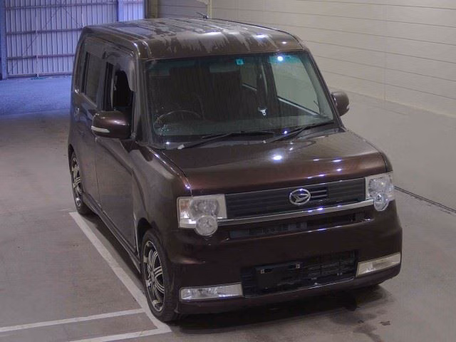 DAIHATSU MOVE CONTE