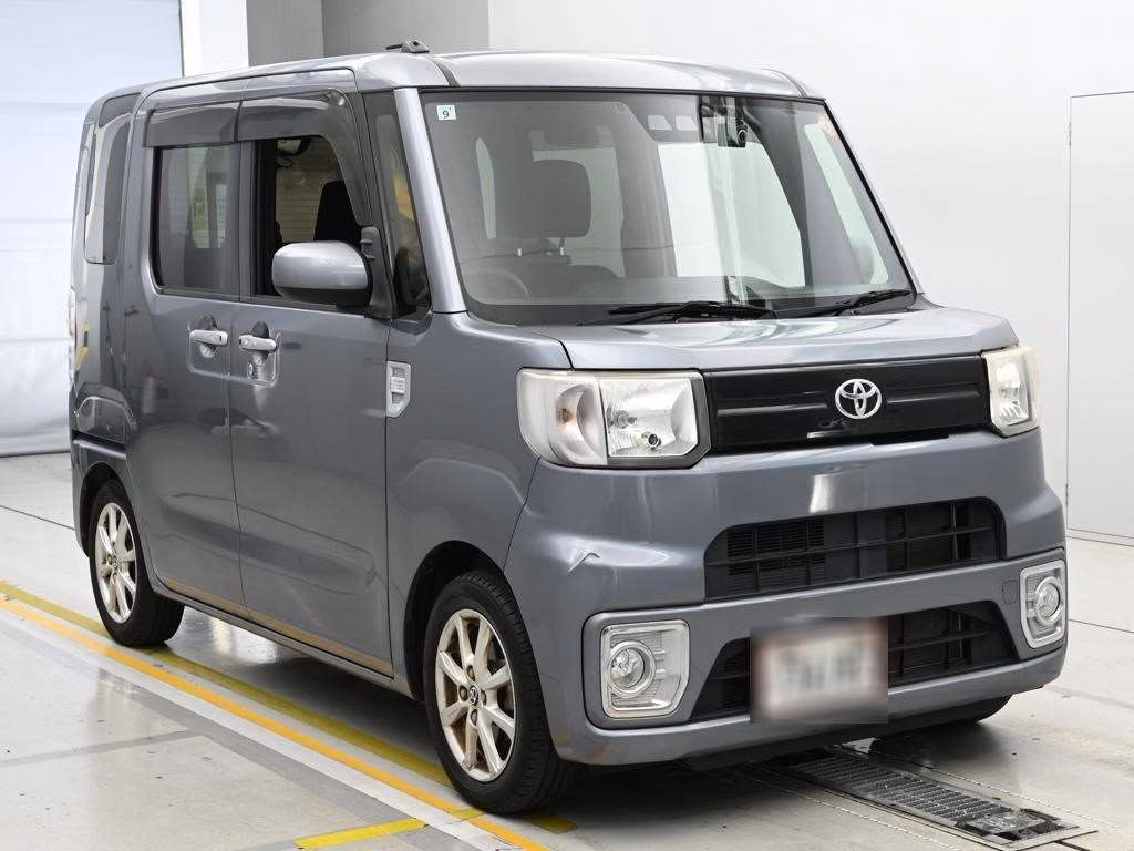 TOYOTA PIXIS MEGA