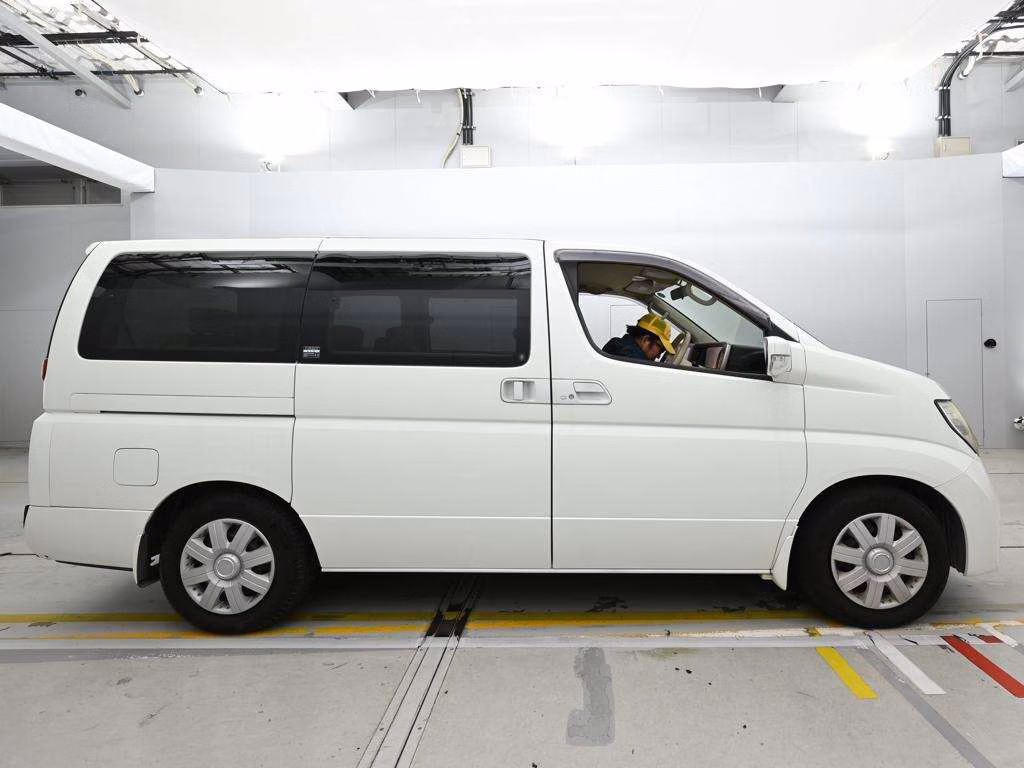 NISSAN ELGRAND