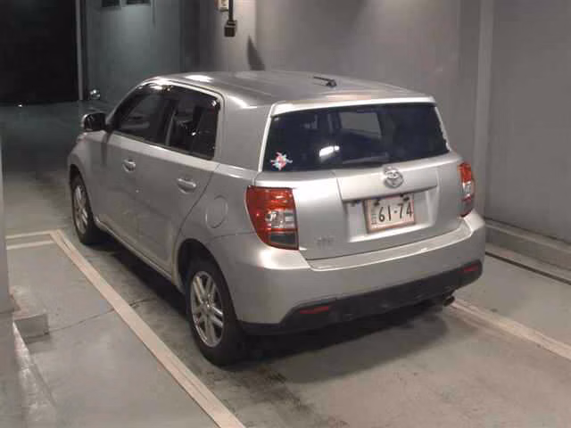 TOYOTA IST