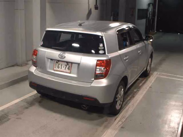 TOYOTA IST