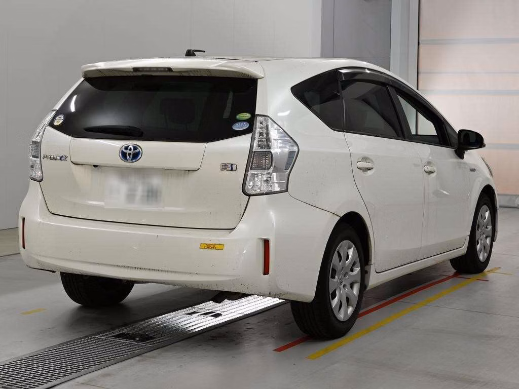 TOYOTA PRIUS ALPHA