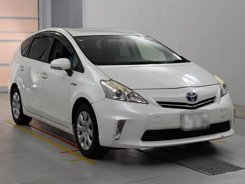 TOYOTA PRIUS ALPHA