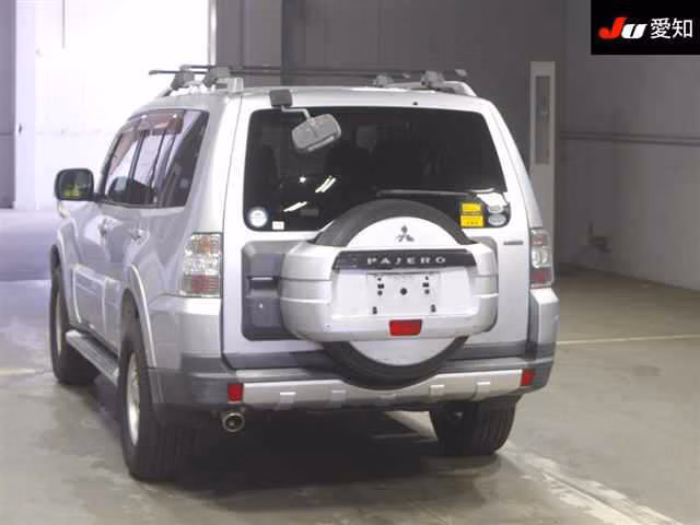 MITSUBISHI PAJERO