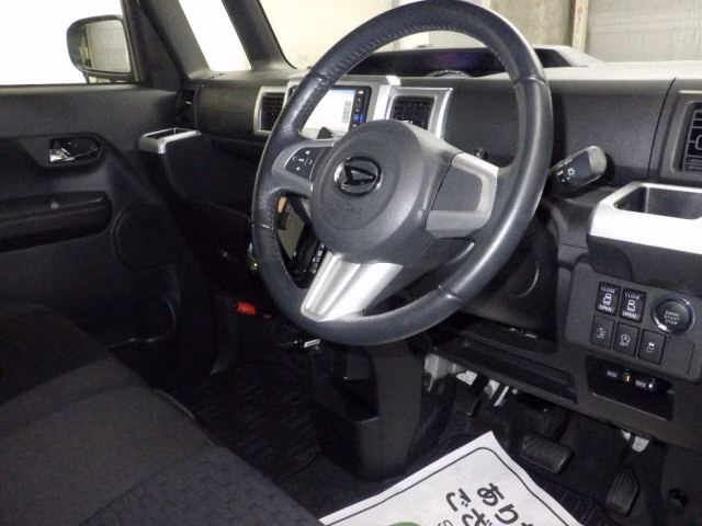 DAIHATSU WAKE