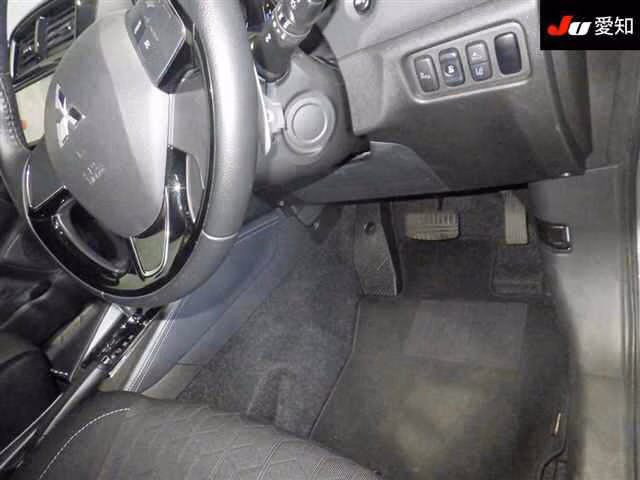 MITSUBISHI RVR