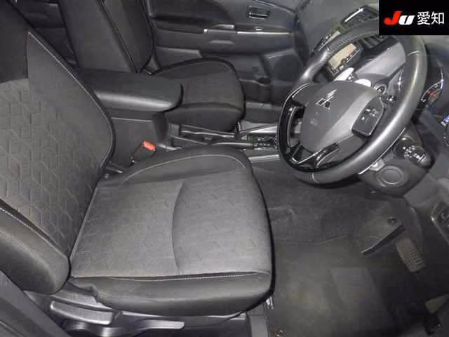 MITSUBISHI RVR