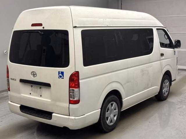 TOYOTA REGIUS ACE